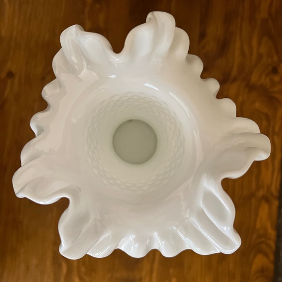 Large Vintage Fenton Hobnail Milk Glass Vase - Picture 5 of 6